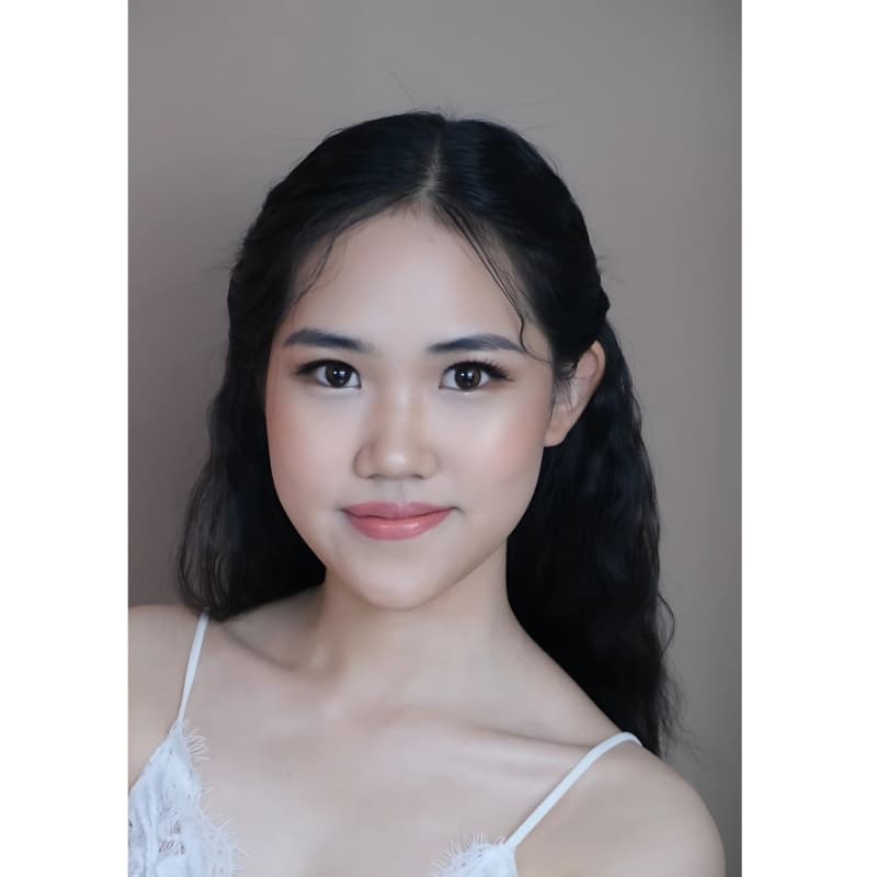 Makeup Artist by Marettadrie