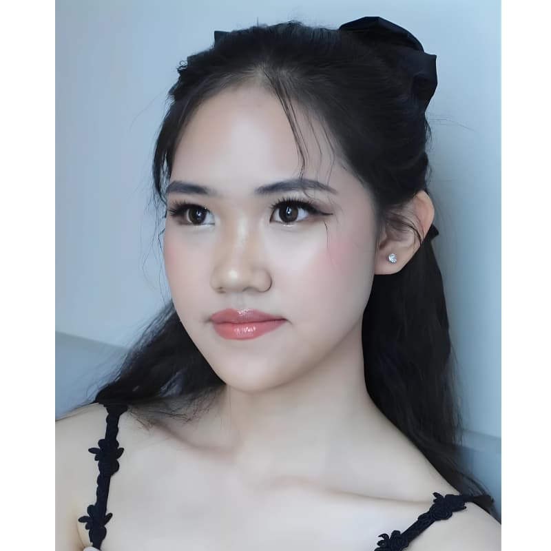 Makeup Artist by Marettadrie